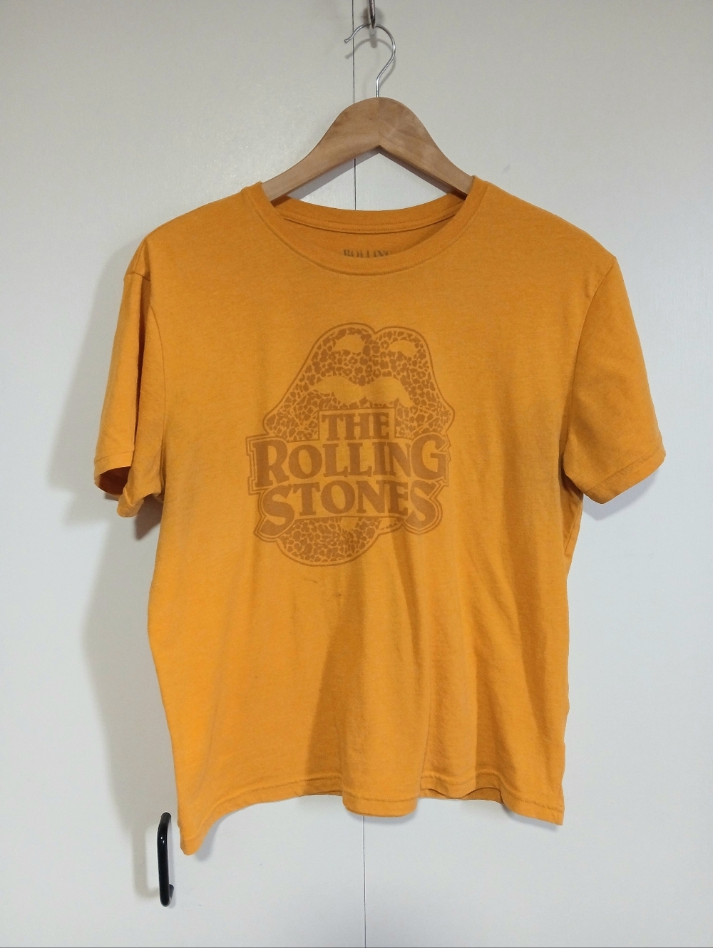 The Rolling Stones Mustard Yellow Leopard Print Lips Graphic Tee - M